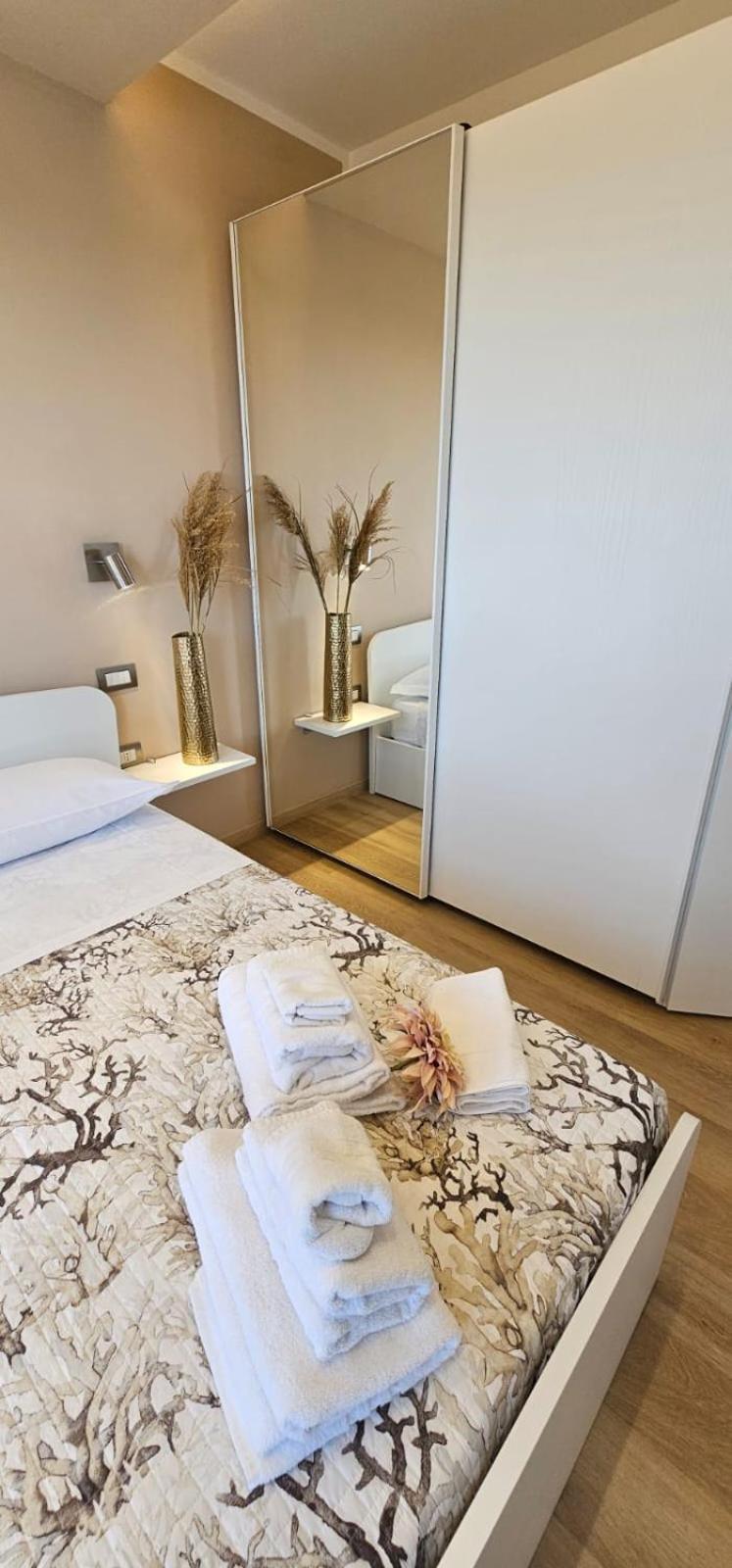 Happy Holiday Apartament Quartu Sant'Elena Bagian luar foto